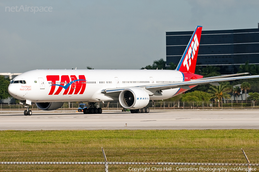 TAM Brazilian Airlines Boeing 777-32W(ER) (PT-MUF) | Photo 35660
