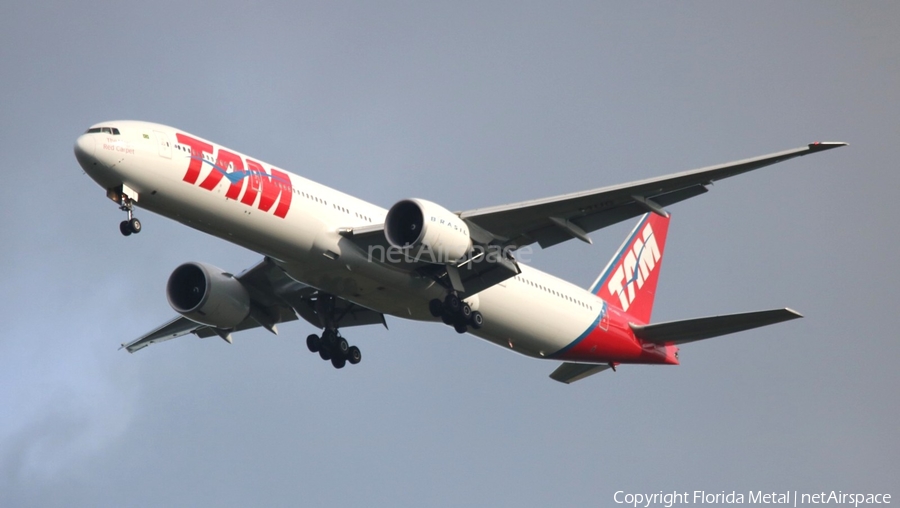 TAM Brazilian Airlines Boeing 777-32W(ER) (PT-MUG) | Photo 299735