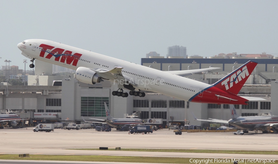 TAM Brazilian Airlines Boeing 777-32W(ER) (PT-MUG) | Photo 306947