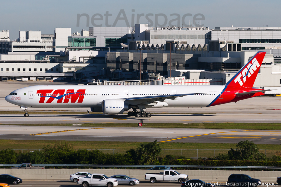 TAM Brazilian Airlines Boeing 777-32W(ER) (PT-MUG) | Photo 39251