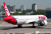 TAM Brazilian Airlines Boeing 777-32W(ER) (PT-MUH) at  New York - John F. Kennedy International, United States