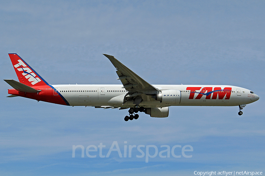 TAM Brazilian Airlines Boeing 777-32W(ER) (PT-MUH) | Photo 176824