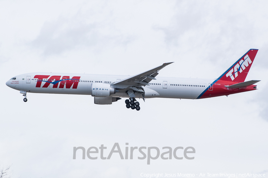 TAM Brazilian Airlines Boeing 777-32W(ER) (PT-MUH) | Photo 171321