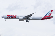 TAM Brazilian Airlines Boeing 777-32W(ER) (PT-MUH) at  Madrid - Barajas, Spain