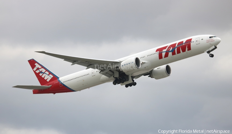 TAM Brazilian Airlines Boeing 777-32W(ER) (PT-MUH) | Photo 316775