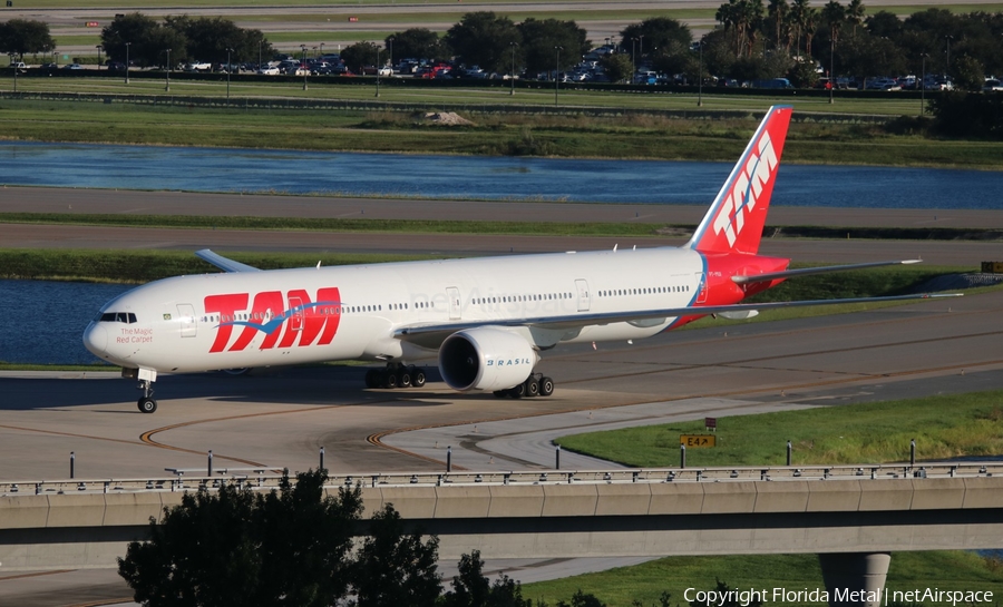 TAM Brazilian Airlines Boeing 777-32W(ER) (PT-MUI) | Photo 407633