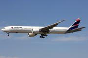 LATAM Airlines Brasil Boeing 777-32W(ER) (PT-MUJ) at  Frankfurt am Main, Germany