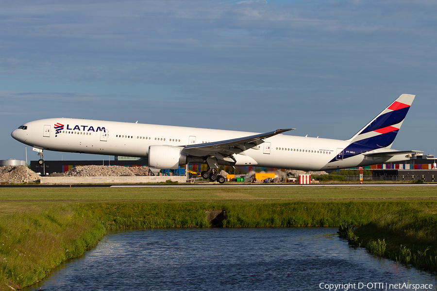 LATAM Airlines Brasil Boeing 777-32W(ER) (PT-MUJ) | Photo 388195