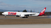 TAM Brazilian Airlines Boeing 777-32W(ER) (PT-MUJ) at  Frankfurt am Main, Germany