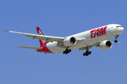 TAM Brazilian Airlines Boeing 777-32W(ER) (PT-MUJ) at  Sao Paulo - Guarulhos - Andre Franco Montoro (Cumbica), Brazil
