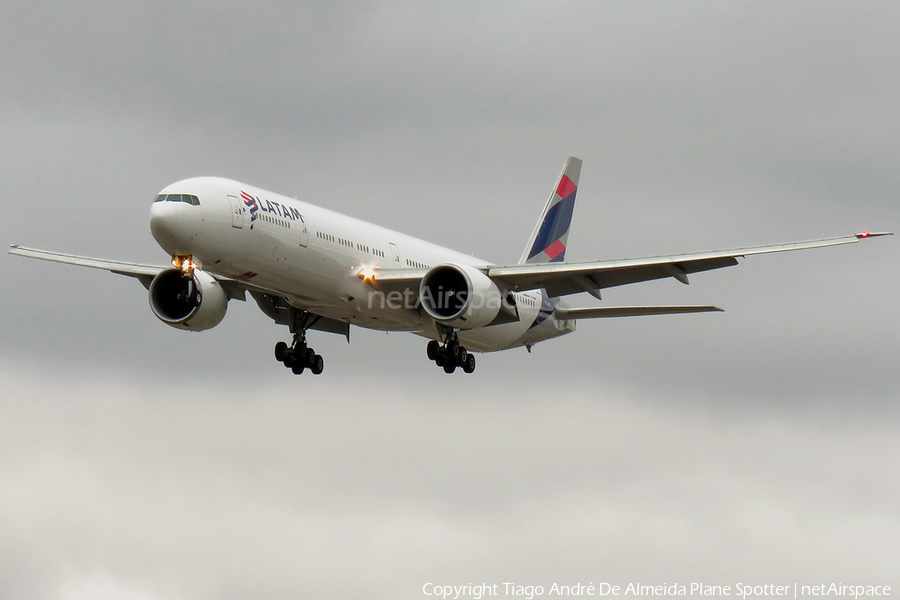 TAM Brazilian Airlines Boeing 777-32W(ER) (PT-MUJ) | Photo 355822