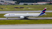 TAM Brazilian Airlines Boeing 777-32W(ER) (PT-MUJ) at  Sao Paulo - Guarulhos - Andre Franco Montoro (Cumbica), Brazil