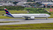 TAM Brazilian Airlines Boeing 777-32W(ER) (PT-MUJ) at  Sao Paulo - Guarulhos - Andre Franco Montoro (Cumbica), Brazil