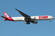 TAM Brazilian Airlines Boeing 777-32W(ER) (PT-MUJ) at  New York - John F. Kennedy International, United States