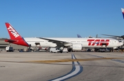 TAM Brazilian Airlines Boeing 777-32W(ER) (PT-MUJ) at  Miami - International, United States