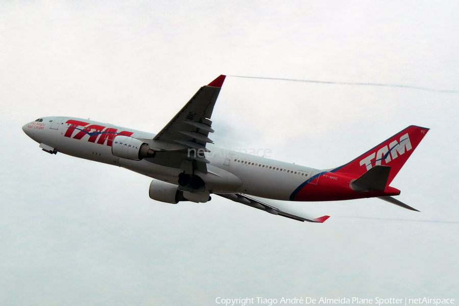 TAM Brazilian Airlines Airbus A330-223 (PT-MVC) | Photo 604299