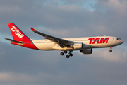 TAM Brazilian Airlines Airbus A330-223 (PT-MVC) at  New York - John F. Kennedy International, United States