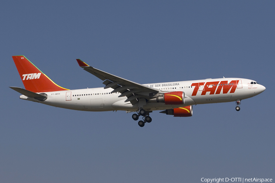 TAM Brazilian Airlines Airbus A330-203 (PT-MVH) | Photo 272742