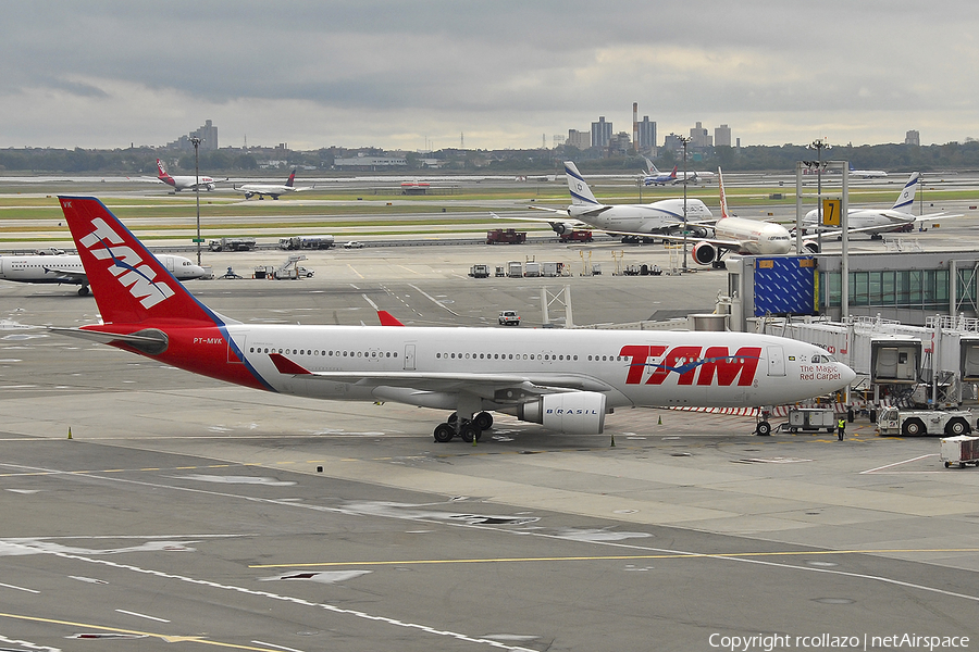 TAM Brazilian Airlines Airbus A330-203 (PT-MVK) | Photo 12617