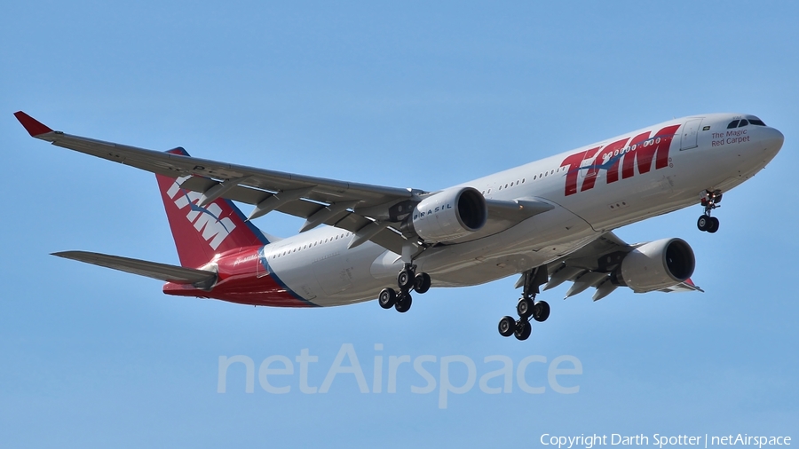 TAM Brazilian Airlines Airbus A330-223 (PT-MVM) | Photo 213314