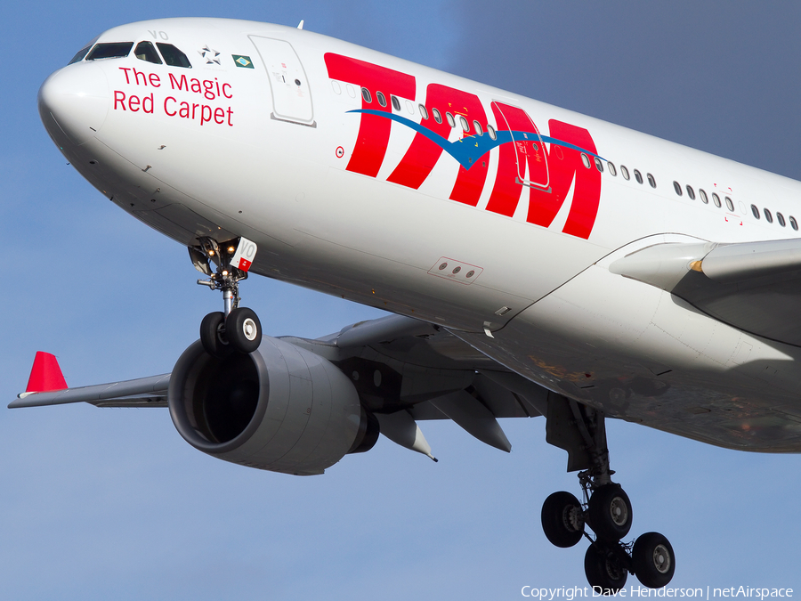 TAM Brazilian Airlines Airbus A330-223 (PT-MVO) | Photo 1949