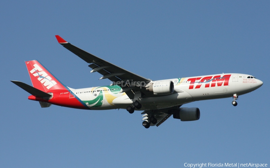 TAM Brazilian Airlines Airbus A330-223 (PT-MVP) | Photo 305739