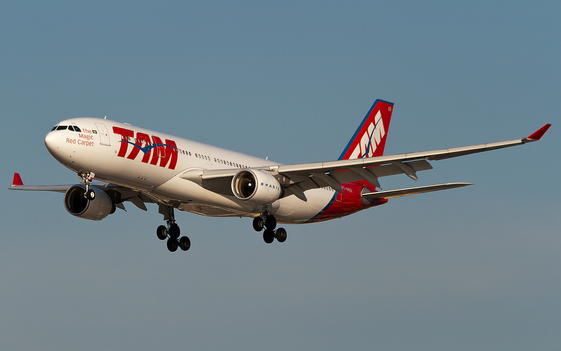 TAM Brazilian Airlines Airbus A330-203 (PT-MVR) at  Miami - International, United States