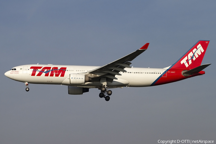 TAM Brazilian Airlines Airbus A330-223 (PT-MVT) | Photo 473605