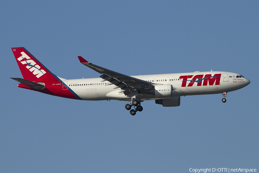 TAM Brazilian Airlines Airbus A330-223 (PT-MVU) | Photo 386719