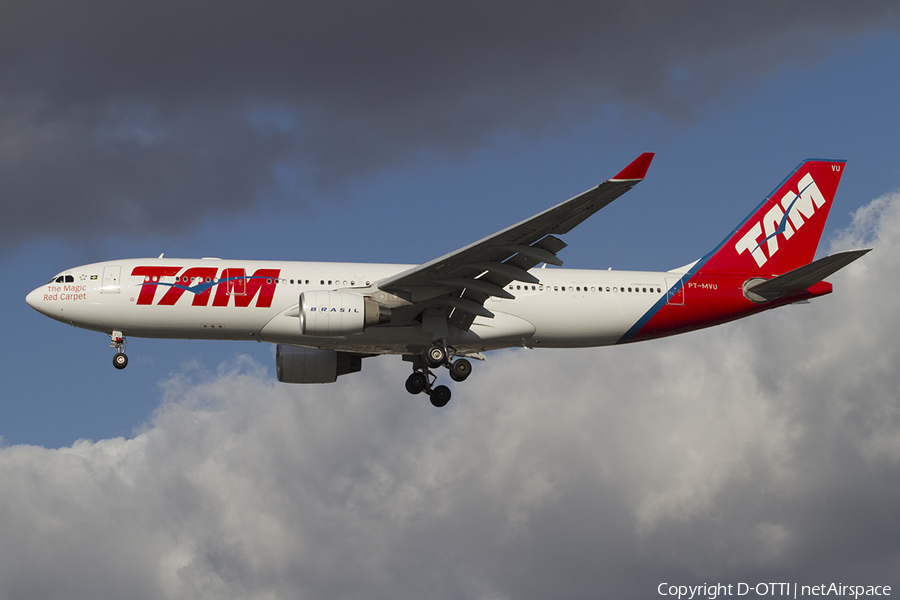 TAM Brazilian Airlines Airbus A330-223 (PT-MVU) | Photo 375845
