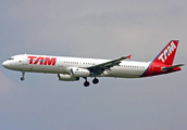 TAM Brazilian Airlines Airbus A321-231 (PT-MXA) at  Sao Paulo - Guarulhos - Andre Franco Montoro (Cumbica), Brazil