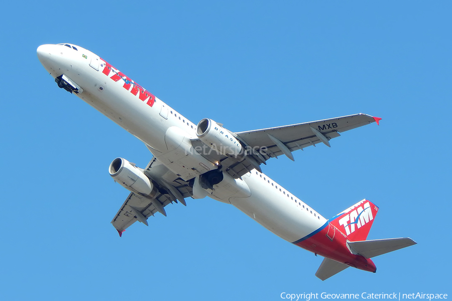 TAM Brazilian Airlines Airbus A321-231 (PT-MXB) | Photo 393414