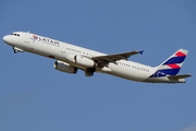 LATAM Airlines Brasil Airbus A321-231 (PT-MXD) at  Sao Paulo - Guarulhos - Andre Franco Montoro (Cumbica), Brazil