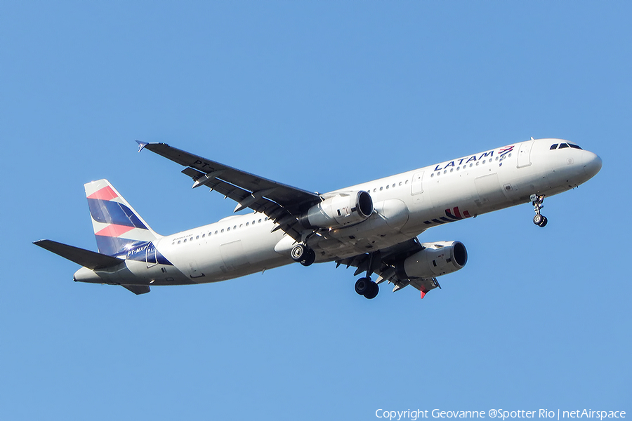 TAM Brazilian Airlines Airbus A321-231 (PT-MXF) | Photo 675470