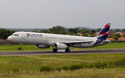 TAM Brazilian Airlines Airbus A321-231 (PT-MXH) at  Teresina - Senador Petrônio Portella, Brazil