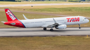 TAM Brazilian Airlines Airbus A321-231 (PT-MXL) at  Curitiba - Afonso Pena International, Brazil