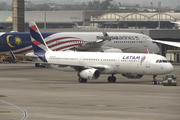 LATAM Airlines Brasil Airbus A321-231 (PT-MXM) at  Rio De Janeiro - Galeao - Antonio Carlos Jobim International, Brazil