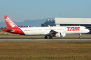 TAM Brazilian Airlines Airbus A321-231 (PT-MXO) at  Rio De Janeiro - Galeao - Antonio Carlos Jobim International, Brazil