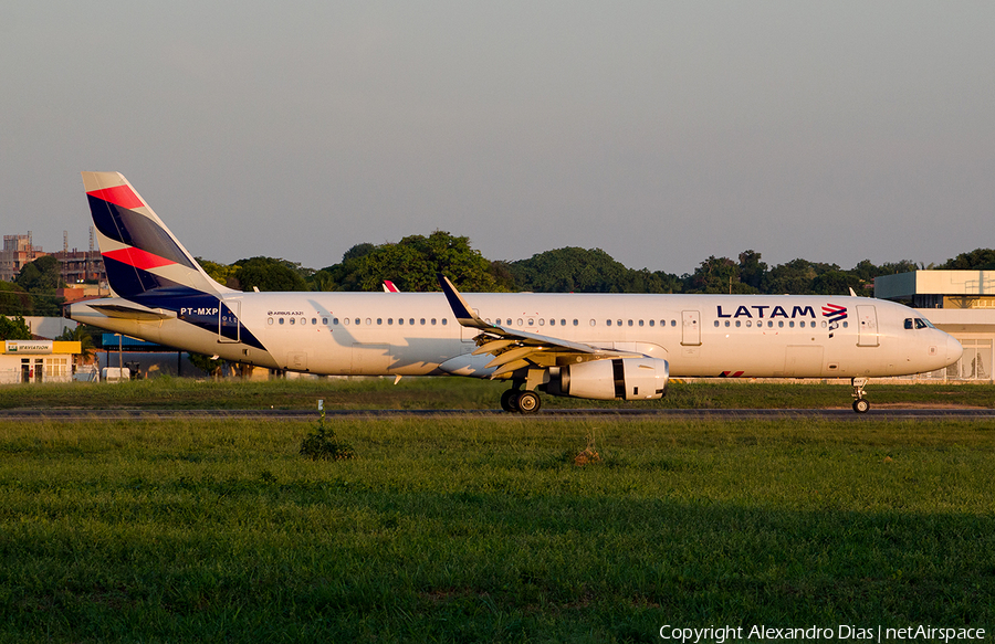 LATAM Airlines Brasil Airbus A321-231 (PT-MXP) | Photo 500600