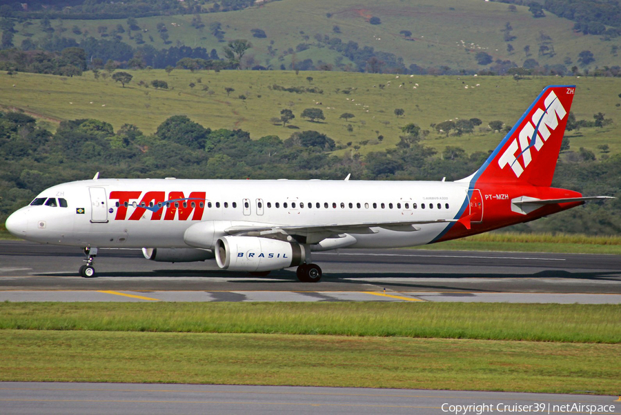 TAM Brazilian Airlines Airbus A320-232 (PT-MZH) | Photo 146728