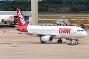 TAM Brazilian Airlines Airbus A320-232 (PT-MZI) at  Rio De Janeiro - Galeao - Antonio Carlos Jobim International, Brazil