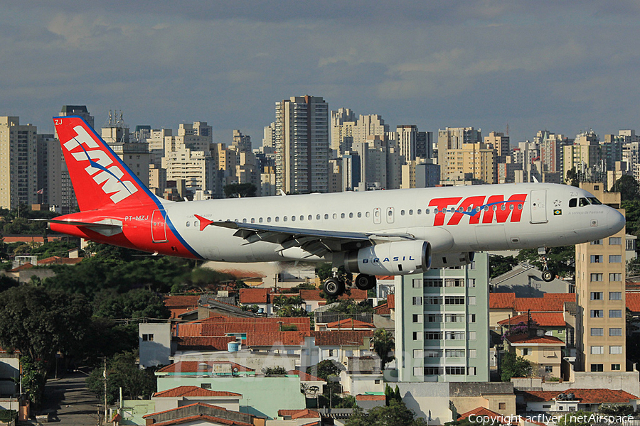 TAM Brazilian Airlines Airbus A320-232 (PT-MZJ) | Photo 418781