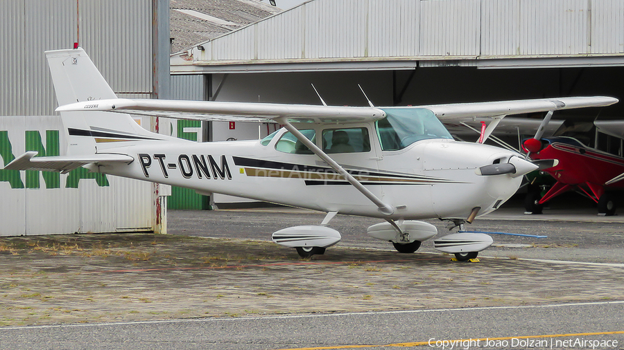 (Private) Cessna 172K Skyhawk (PT-ONM) | Photo 339643