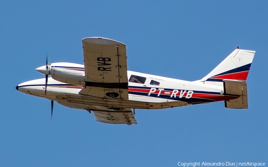 Top Line Taxi Aereo Embraer EMB-810D Seneca III (PT-RVB) | Photo 516104