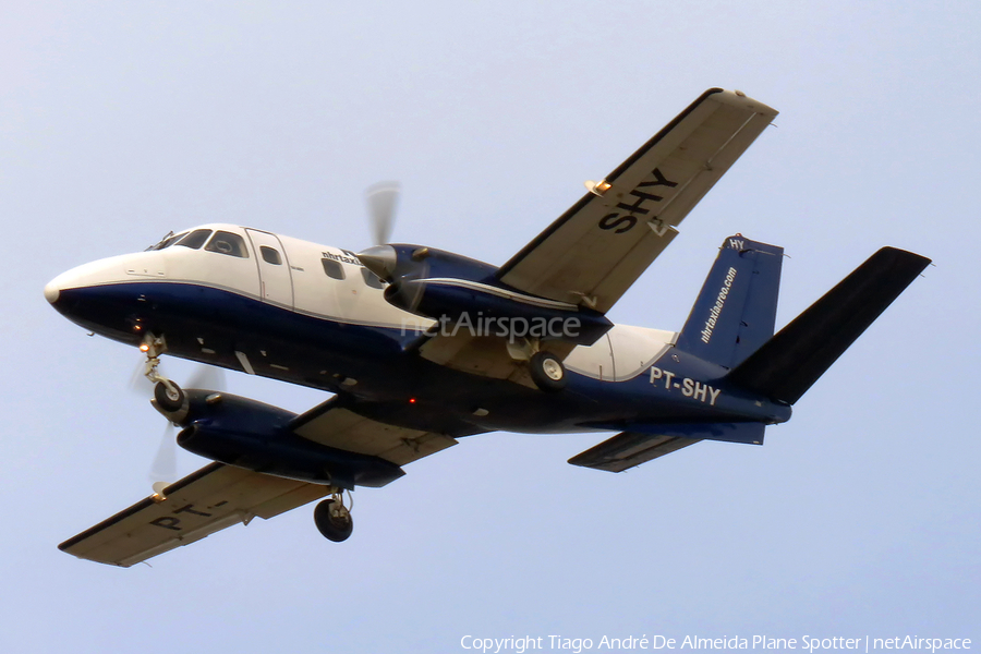 NHR Táxi Aéreo Embraer EMB-110P1 Bandeirante (PT-SHY) | Photo 389415