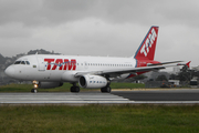 TAM Brazilian Airlines Airbus A319-132 (PT-TMB) at  Rio De Janeiro - Santos Dumont, Brazil