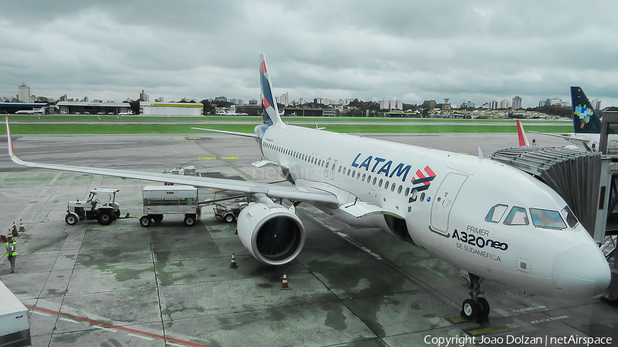 LATAM Airlines Brasil Airbus A320-271N (PT-TMN) | Photo 341633