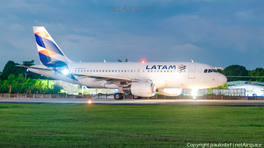 LATAM Airlines Brasil Airbus A319-112 (PT-TPB) | Photo 515775