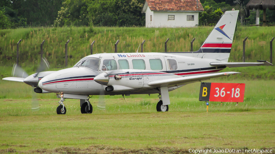 No Limits Táxi Aéreo Embraer EMB-821 Carajá (PT-VEV) | Photo 346547