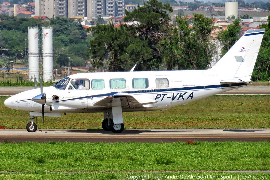 No Limits Taxi Aereo Embraer EMB-821 Carajá (PT-VKA) | Photo 602513